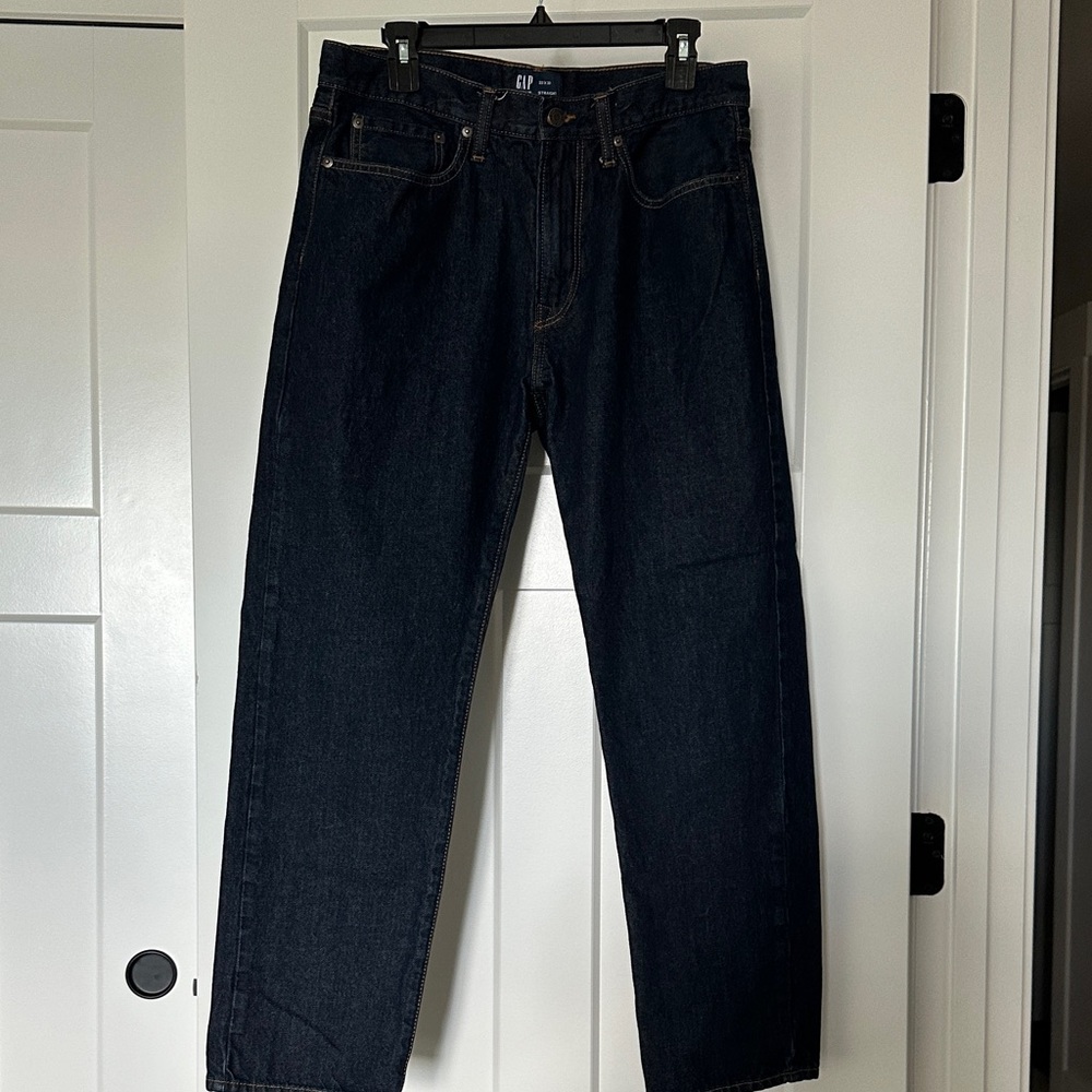 Men’s GAP denim Straight 33x30 dark blue wash excellent condition-like new